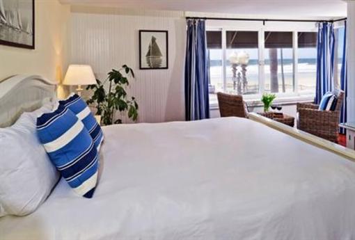 фото отеля Newport Beachwalk Hotel