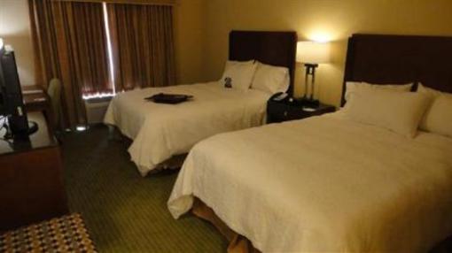 фото отеля Hampton Inn & Suites - Riverside Corona East
