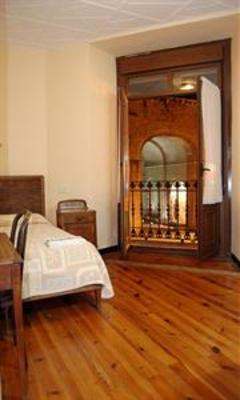 фото отеля Hostal Paris Jaca