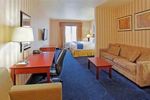 фото отеля Holiday Inn Express Hotel & Suites Lathrop