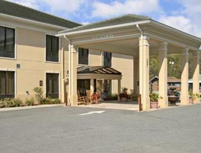 фото отеля Baymont Inn & Suites - Savannah (West)