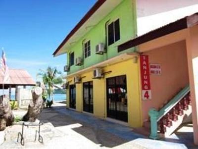 фото отеля Tanjung Malie Beach Motel
