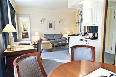 фото отеля Le Chatelain Hotel
