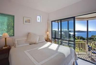 фото отеля Le Chalet Waiheke Apartments