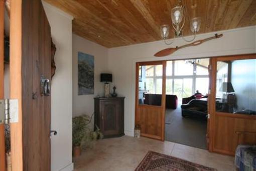 фото отеля Omori Lake House