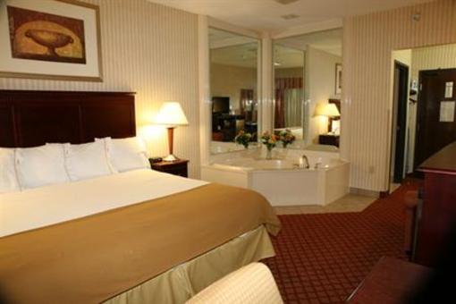 фото отеля Holiday Inn Express Wixom