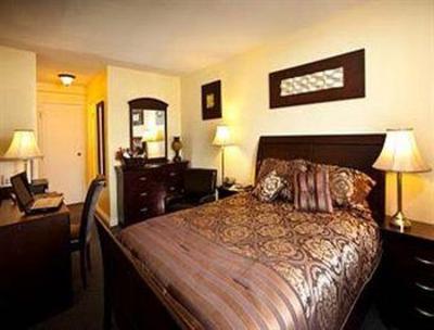 фото отеля Howard Johnson North Burnabys Boutique Hotel