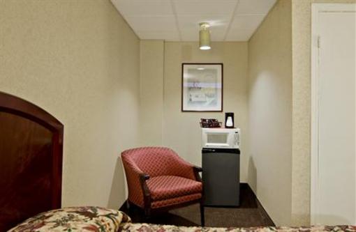 фото отеля Americas Best Value Inn Neptune