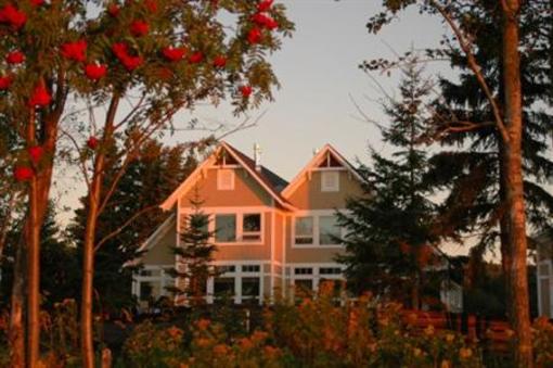 фото отеля Larsmont Cottages on Lake Superior