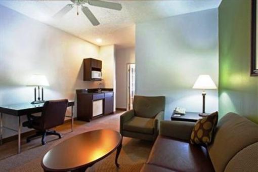 фото отеля Holiday Inn Express Hotel & Suites Chicago-Deerfield Lincolnshire