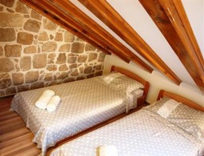 фото отеля Divine III Apartment Old Town