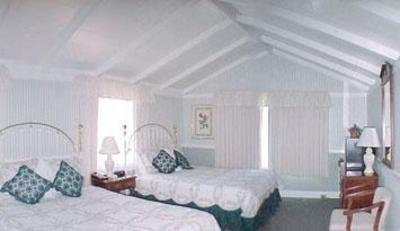 фото отеля Green Lantern Inn Bed and Breakfast Carmel By the Sea