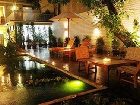 фото отеля Feung Nakorn Balcony Rooms Bangkok