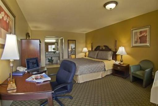 фото отеля BEST WESTERN Los Alamitos Inn and Suites