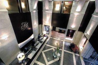 фото отеля Le Place d'Armes Hotel & Suites