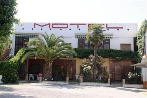 фото отеля Motel Sierra Nevada