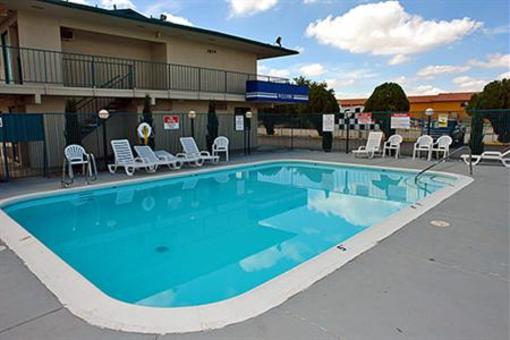 фото отеля Motel 6 Carlsbad (New Mexico)