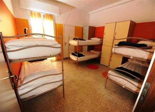 фото отеля Sunflower Youth Hotel B&B Berna