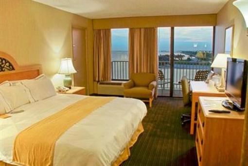 фото отеля BEST WESTERN Bay Harbor Hotel