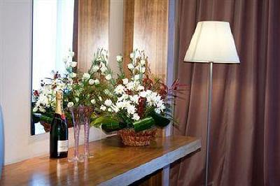 фото отеля Phoenicia Express Hotel