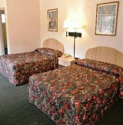 фото отеля Saratoga Downtowner Motel