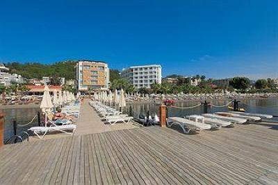 фото отеля Hotel Cettia Beach Resort