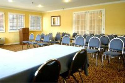 фото отеля BEST WESTERN PLUS Cotton Tree Inn