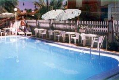 фото отеля Holiday Beach Resort Candolim