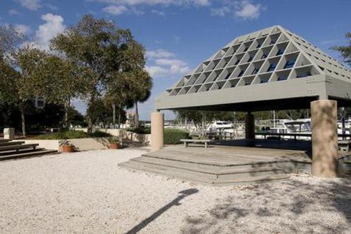 фото отеля ResortQuest Harbourside Villas Hilton Head Island