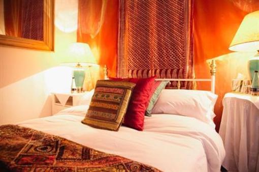 фото отеля Butley Priory Bed & Breakfast Woodbridge (England)