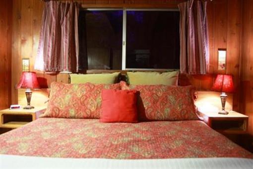 фото отеля Sleepy Hollow Cabins and Motel
