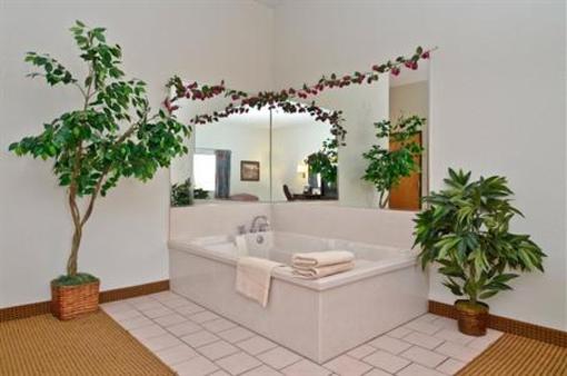 фото отеля Ardmore Inn & Suites