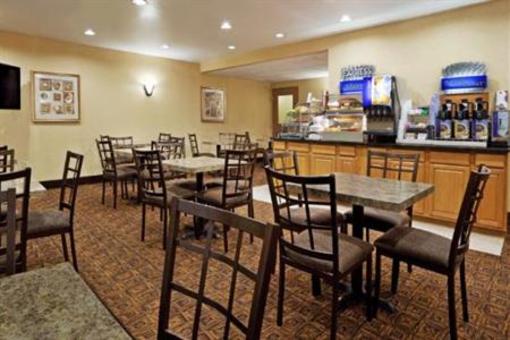 фото отеля Holiday Inn Express Newark-Heath