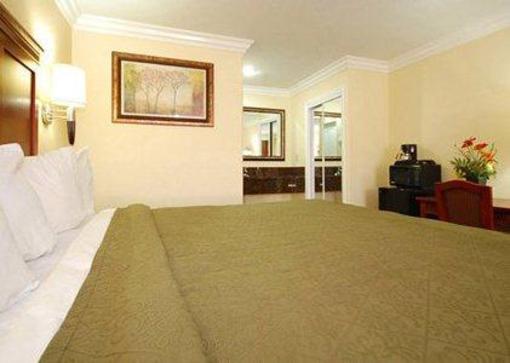 фото отеля Quality Inn & Suites Cypress