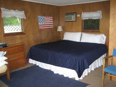 фото отеля The Cozy Inn & Cottages and Lakeview House & Cottages