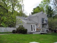The Cozy Inn & Cottages and Lakeview House & Cottages