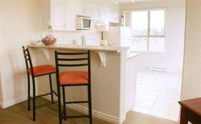 фото отеля Sandman Suites Surrey-Guildford