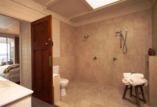 фото отеля Bay Breeze Boutique Motel