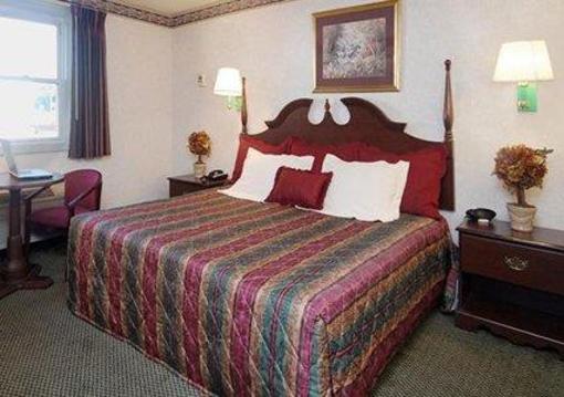 фото отеля Econo Lodge West Springfield