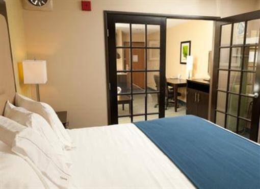 фото отеля Holiday Inn Express Hotel & Suites Bloomington Normal