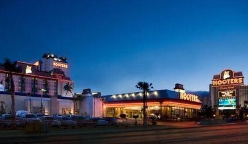 фото отеля Hooters Casino Hotel