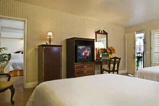 фото отеля Carousel Inn and Suites