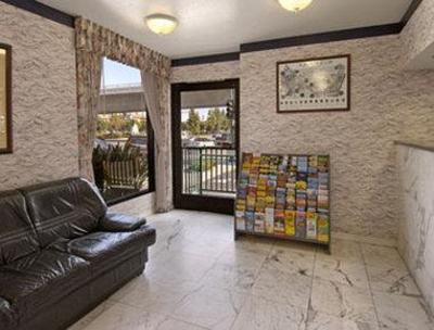 фото отеля Days Inn Disneyland West