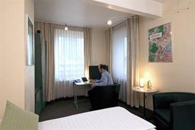 фото отеля Monopol Hotel Dusseldorf
