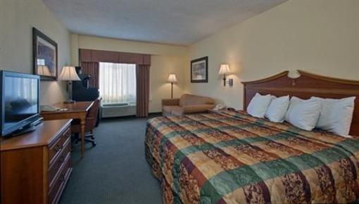фото отеля Country Inn & Suites Williamsburg (Busch Gardens Area)