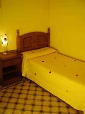 фото отеля Hostal Santa Teresa Reus