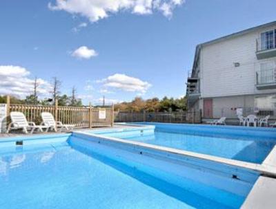 фото отеля Sturbridge Super 8 Motel