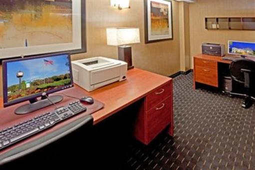 фото отеля Holiday Inn Express Stony Brook
