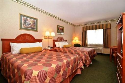 фото отеля Best Western Plus Napoleon Inn & Suites