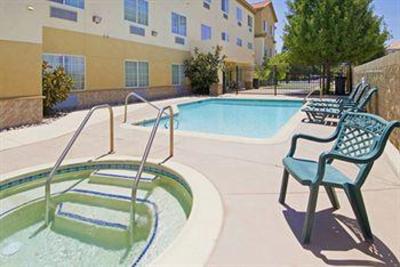 фото отеля Comfort Suites Bakersfield